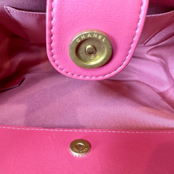 CHANEL▪️Quilted Calfskin Chain CC Small Accordion Tote Gold Hardware - Picture 7 of 15